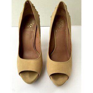 ✨2/$20✨ Vince Camuto Women's Tan High Heels with Gold Tacks‎ Pumps Size 6